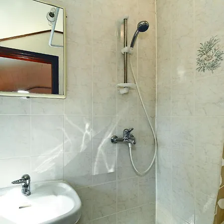 Awesome In With Wifi דירה אומאג